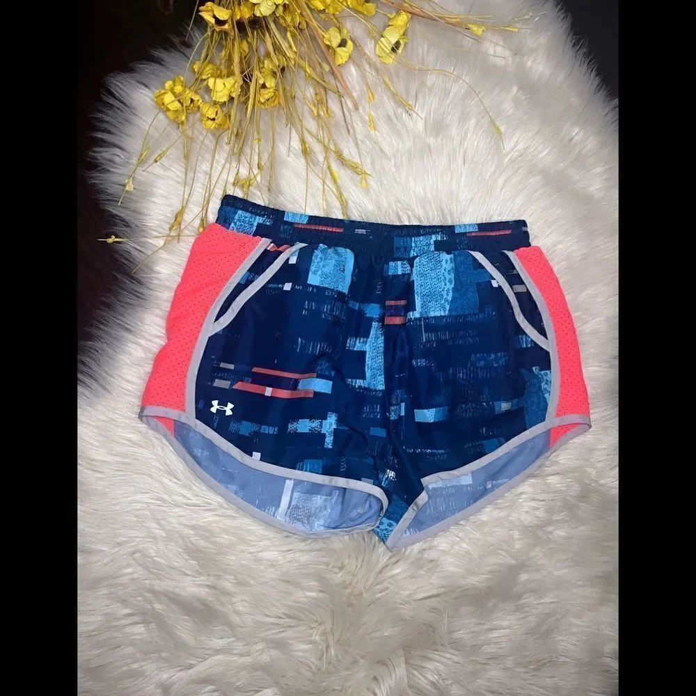 Under Armour graphic print running shorts sz medium